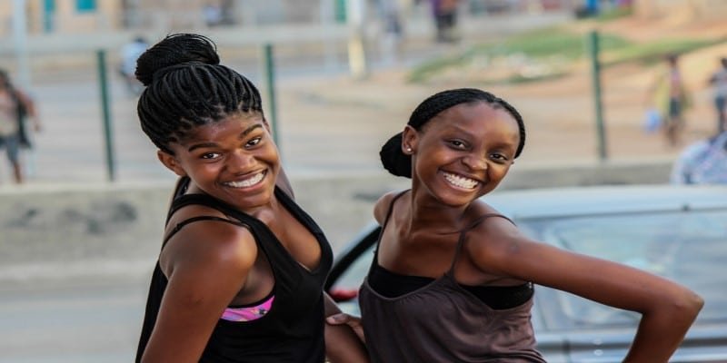 Junge Erwachsene CBD-&Ouml;l